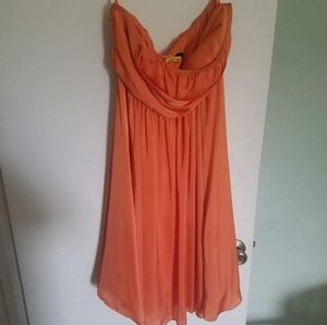 Limited orange dress